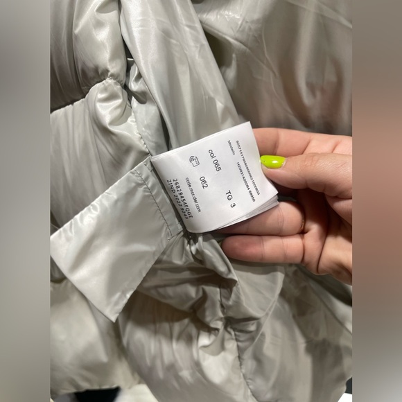 MONCLER
Off-White Luzule Down Vest - Picture 7 of 14